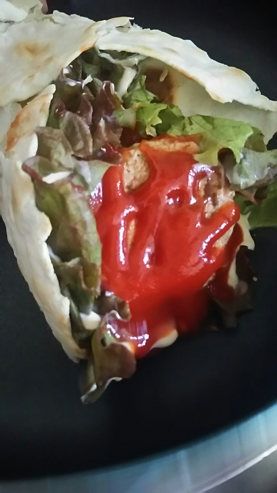 手作りトルティーヤでハンバーガー