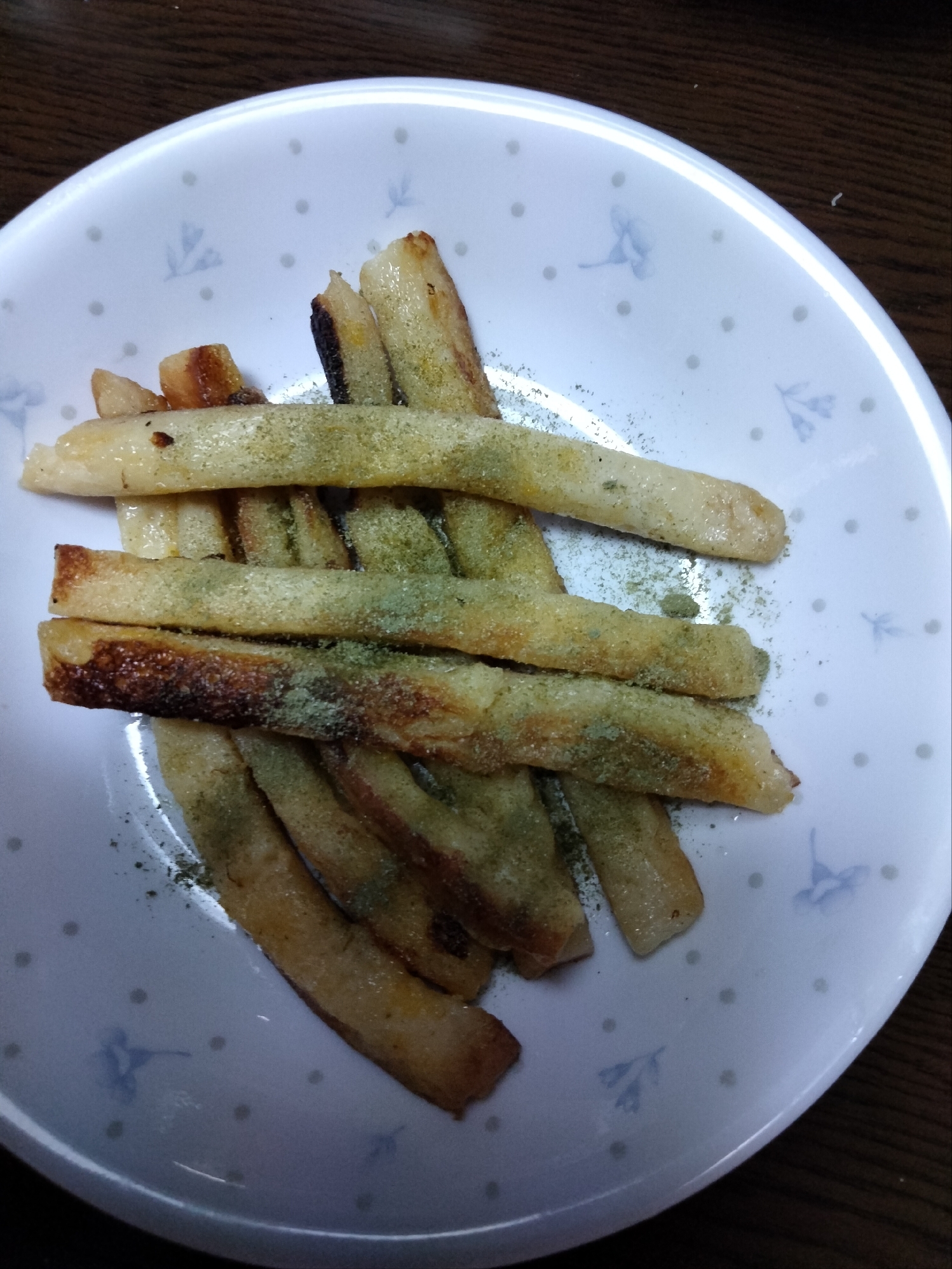 パンの耳フレンチトースト 青汁かけてヘルシーに！