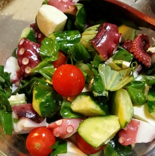 生バジルが香る 蒸しタコカプレーゼ レシピ 作り方 By ぱんだパンだ 楽天レシピ 生バジルが香る 蒸しタコカプレーゼ レシピ 作り方 By ぱんだパンだ 楽天レシピ