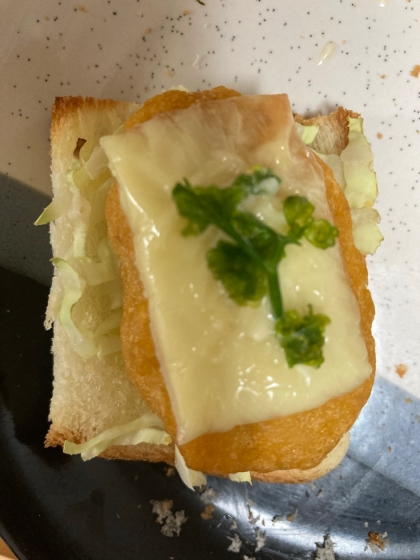 キャベツ・ナゲット・チーズのミニトースト