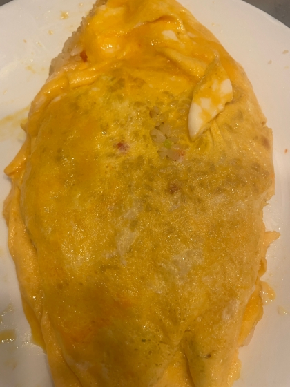 チーズインオムレツのオムライス