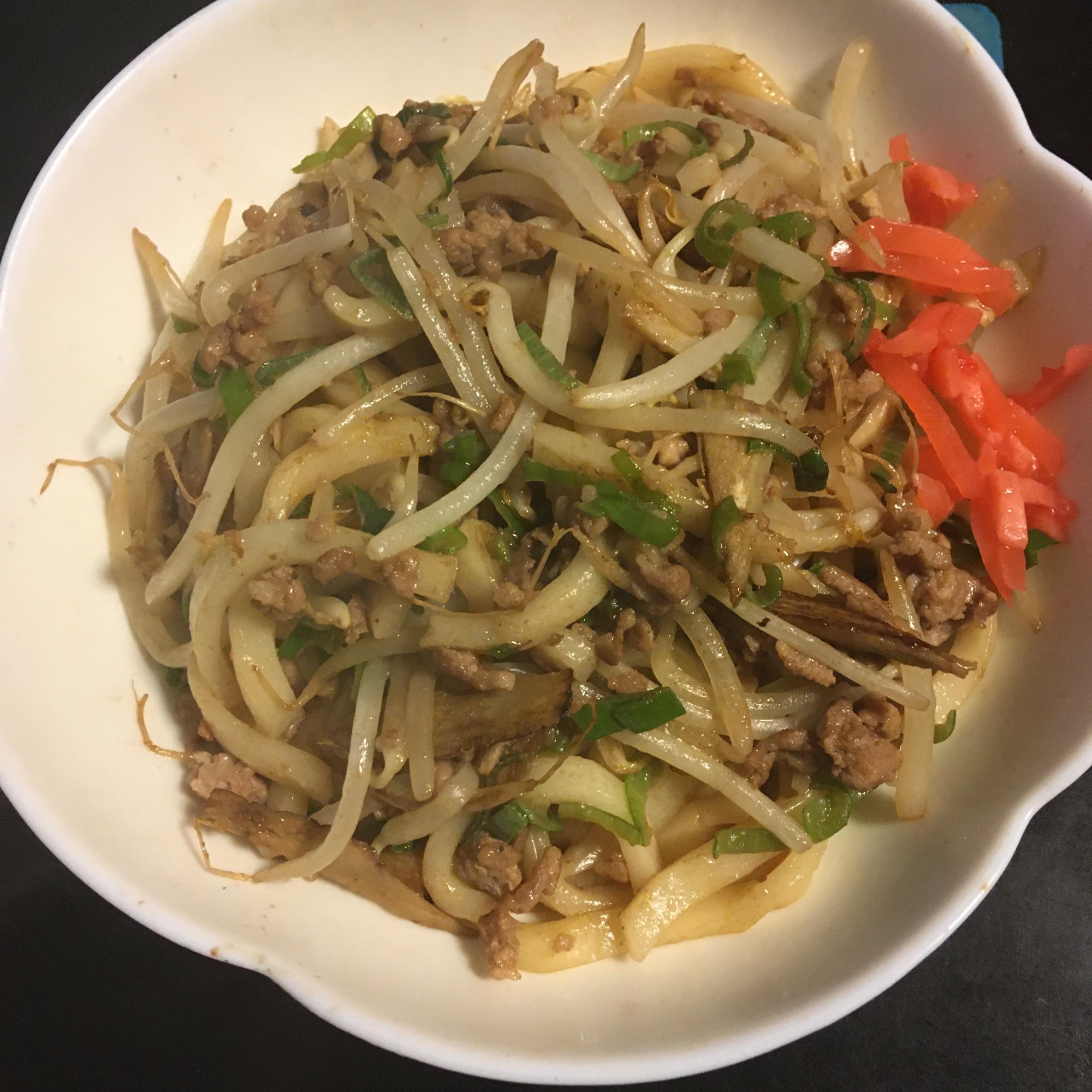 ごぼう、もやし、ねぎ、豚ひき肉、ソース焼きうどん