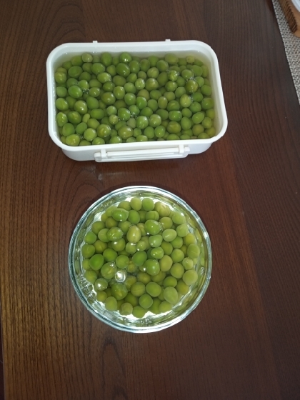 家庭菜園で収穫したえんどう豆で作りました
薄味で作った為か温かいうちは気にならなかったのに、冷めると豆臭くなるのは仕方ないのかなあ？