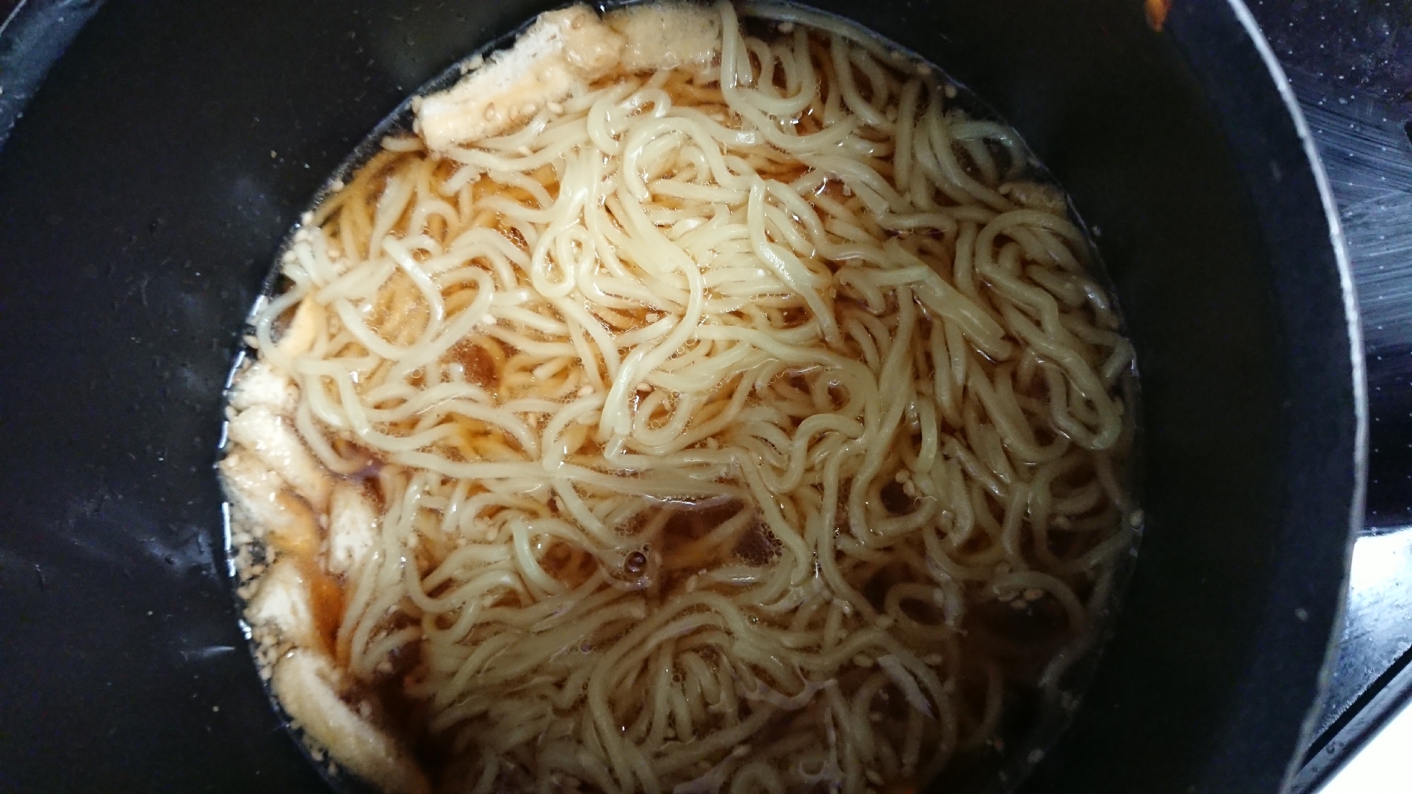 すりごまと油揚げのラーメン