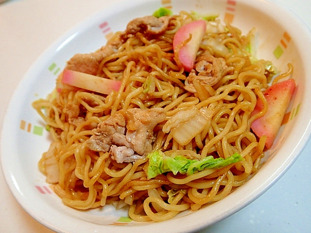 豚もも肉と白菜と蒲鉾のソース焼きそば