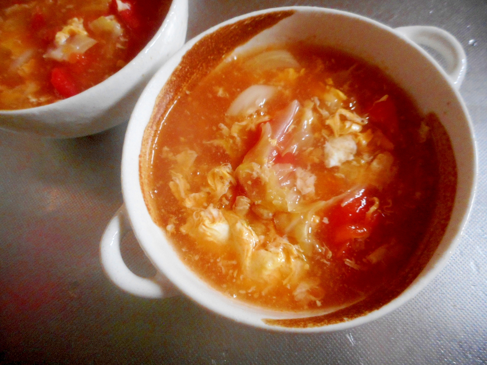 キャベツとトマトの卵スープ