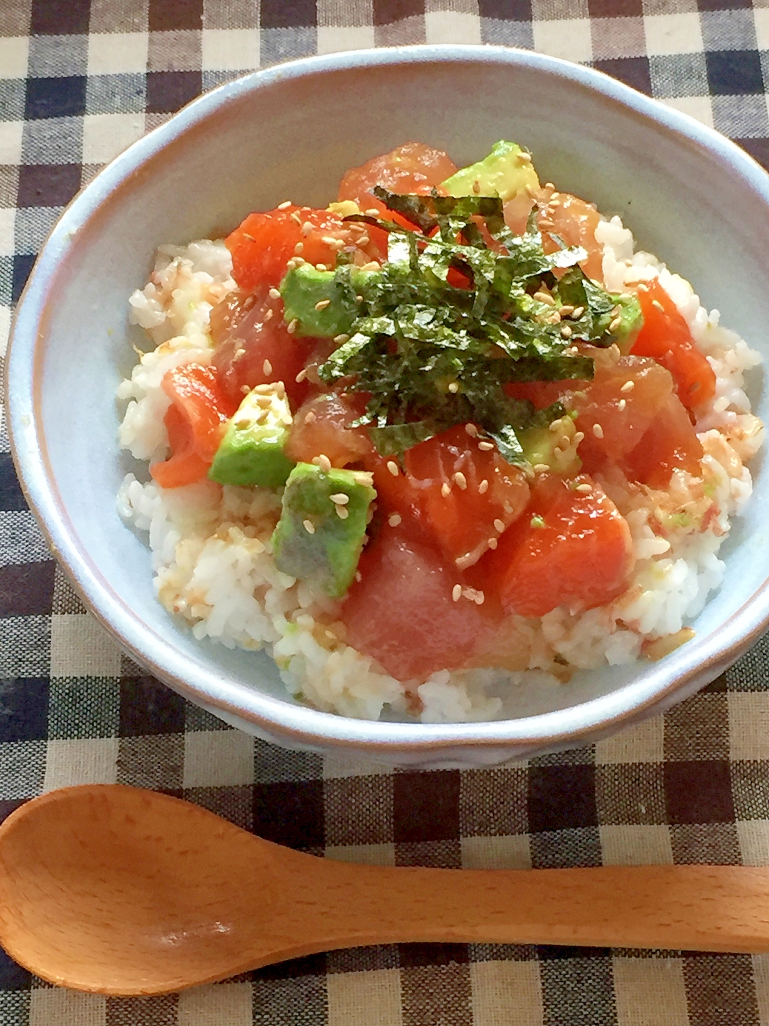 漬けマグロ・漬けサーモン・アボカドの美肌丼♡