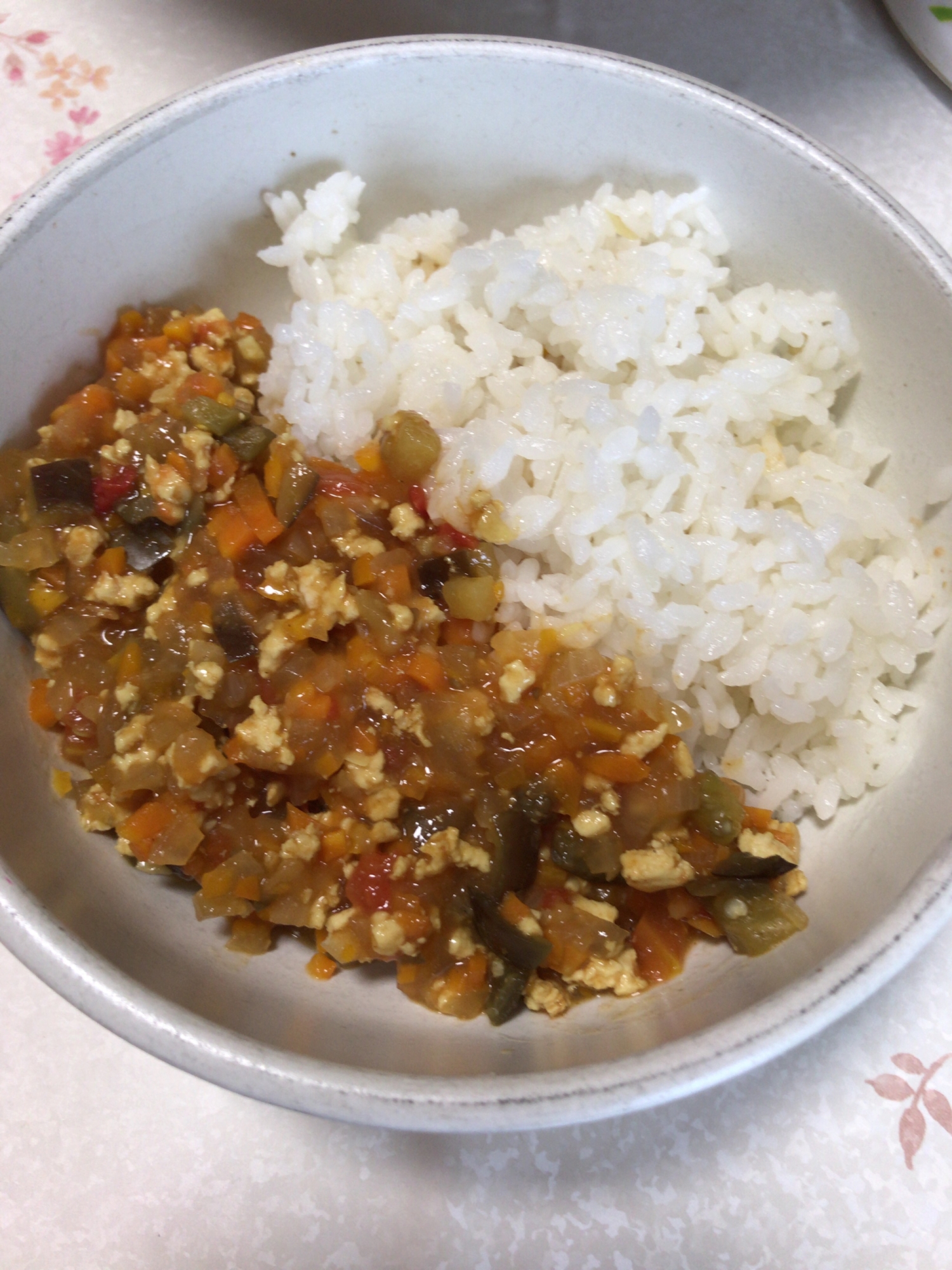 鶏ひき肉とトマトのドライカレー