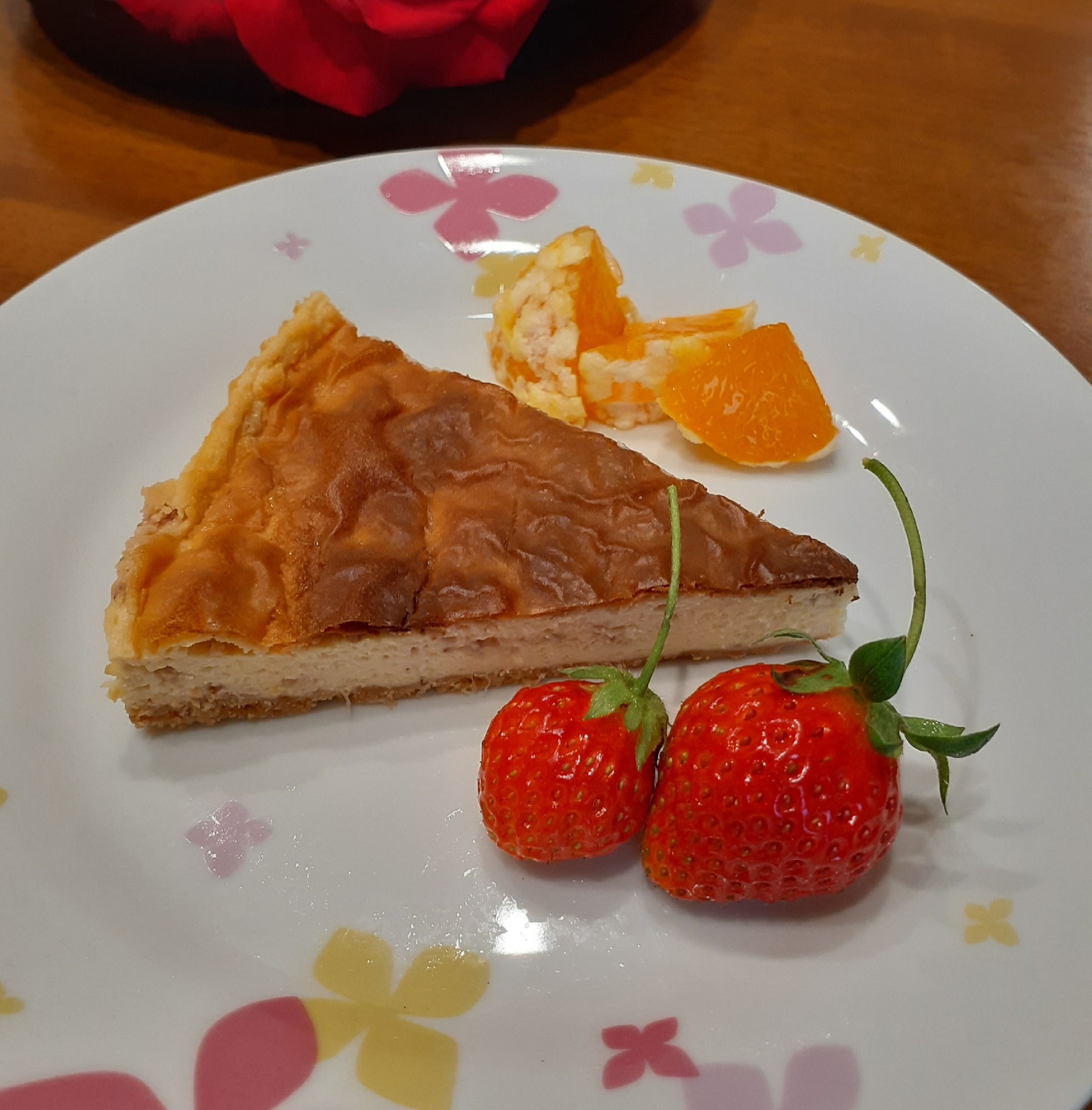 誕生日☆いちごソース入りチーズケーキ