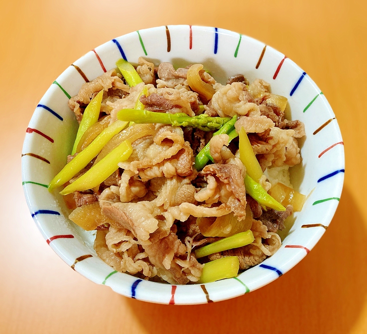 アスパラ入り牛丼