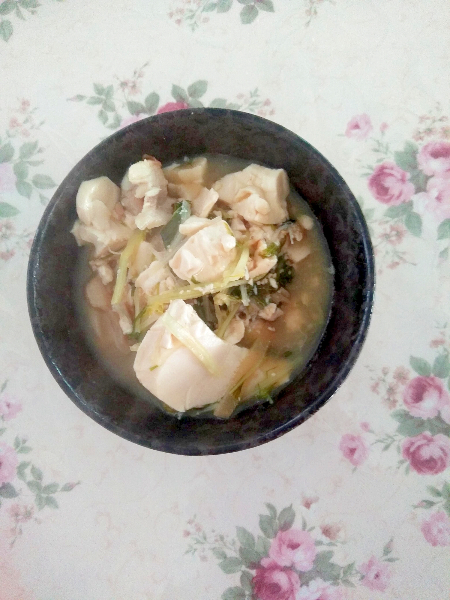 タラのあらでお味噌汁