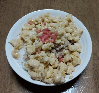 フライパンで✧三色丼（鶏・卵・ほうれん草）