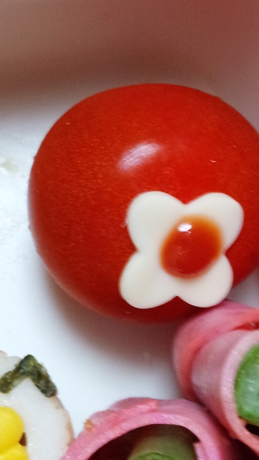 かわいいヘタのプチトマト