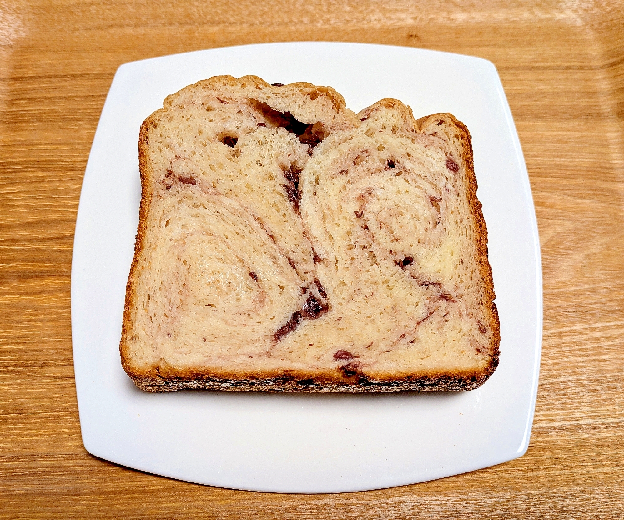 HBで☆あんこ混ぜ込み食パン