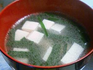 ニラと豆腐のスープ