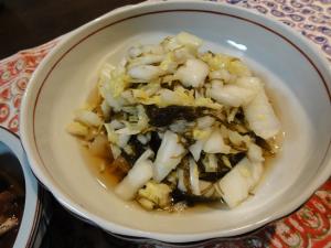 沖縄もずくと白菜の酢のもの