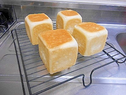 ミニキューブミルク食パン