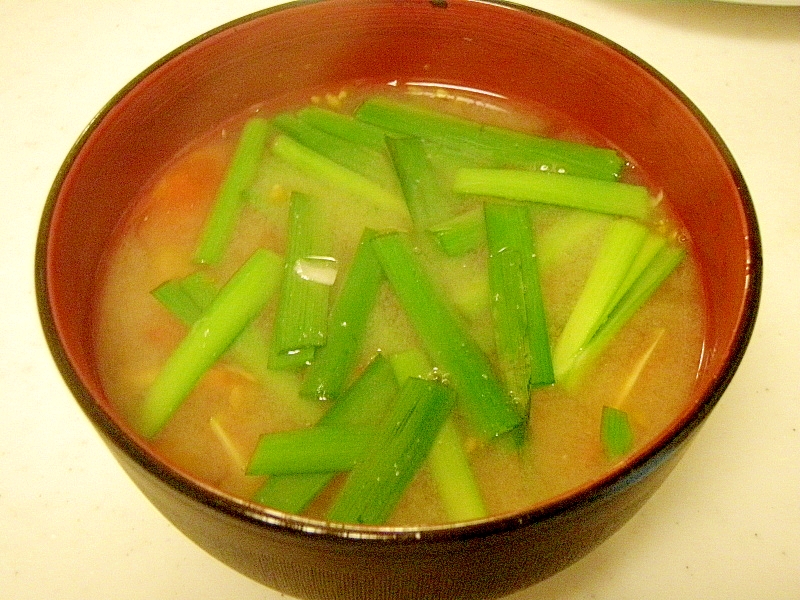 さっぱり★トマトとニラのお味噌汁