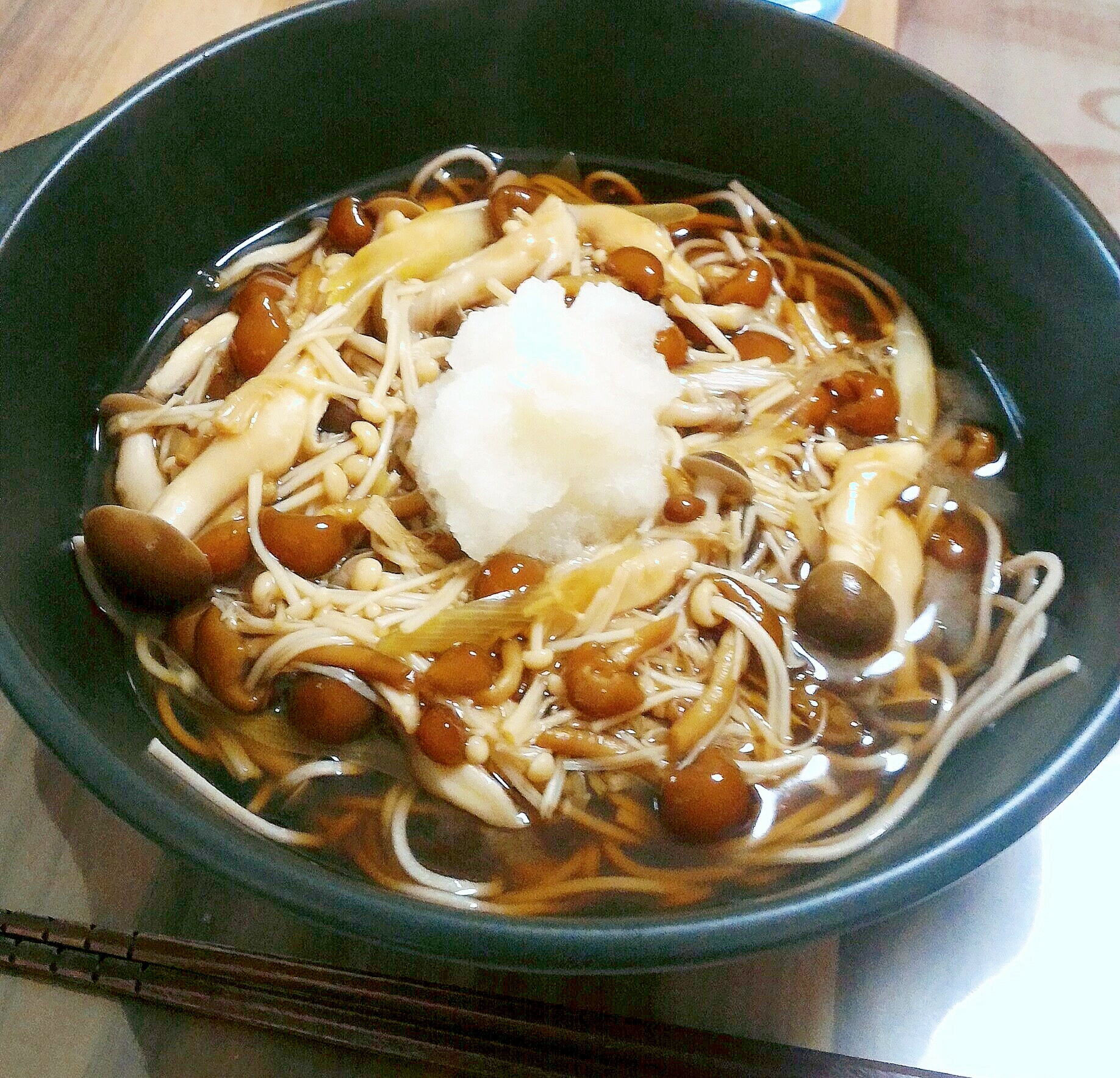 生姜あんかけで冬もぽかぽか☆きのこたっぷり蕎麦