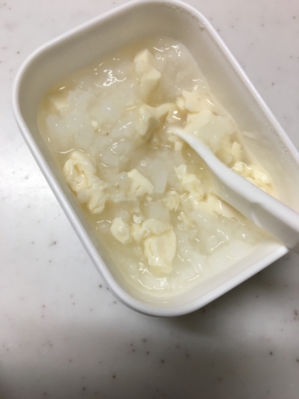 【離乳食中期】玉ねぎと豆腐のお粥