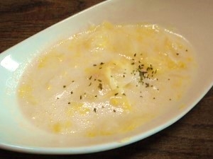 4.2㎏の大物白菜、一番美味しい芯部分、トロ～リ軟らかな白菜のクリーム煮で美味しく完食。さぁ～てと今夜は何を作ろうか悩む時間帯に突入。ご馳走さまでした♪