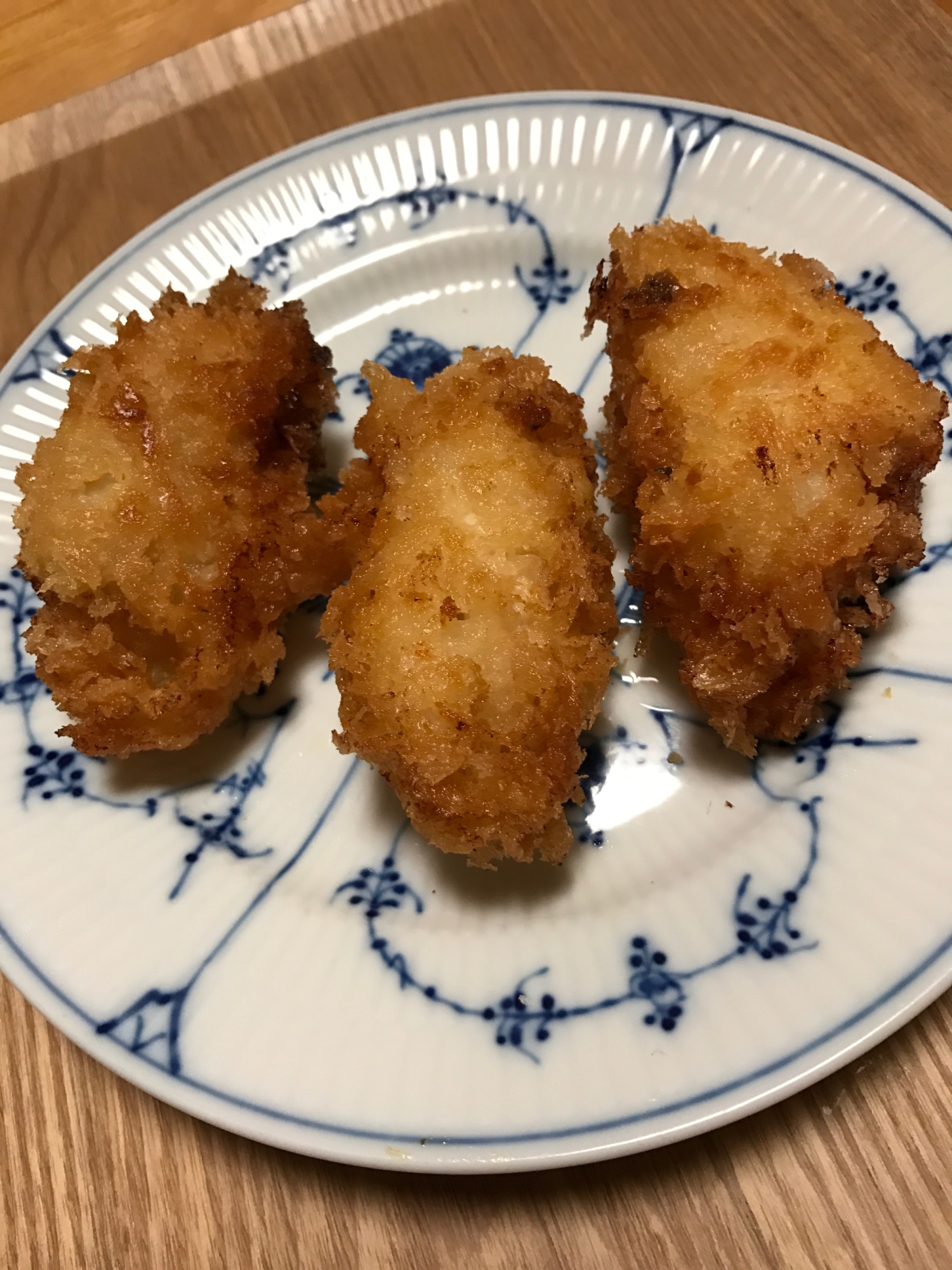 鶏胸肉の味噌マヨロールカツ