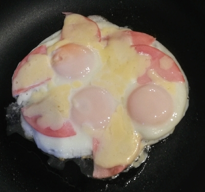 おはようございます♪
いつもハムを1枚べローンと入れて食べにくかったのですが、こうすれば食べやすいですね！ﾌｶﾞﾌｶﾞ
チーズも美味しかったです(*ˊᵕˋ*)✨