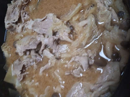 豚肉と白菜ときのこの味噌仕立て鍋