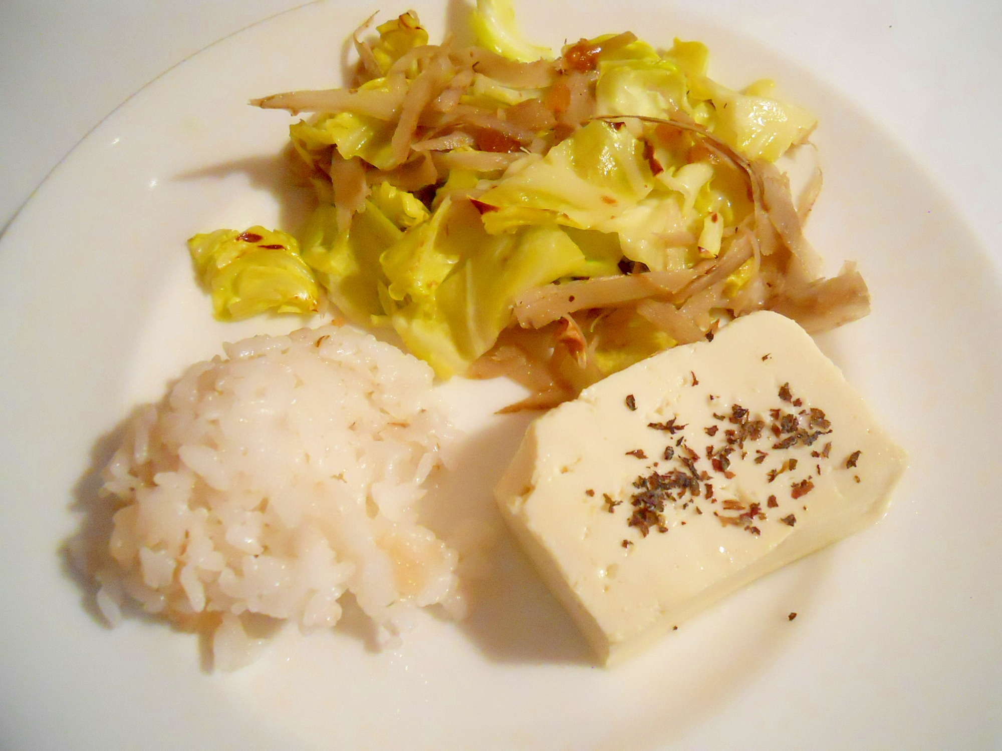 野菜炒めと豆腐　簡単にプレートご飯