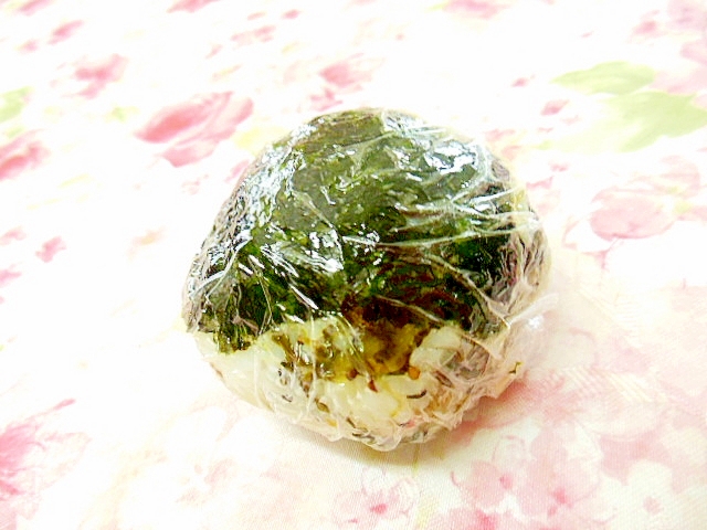 韓国海苔de❤高菜漬けと山葵と黒胡麻の御握りさん❤