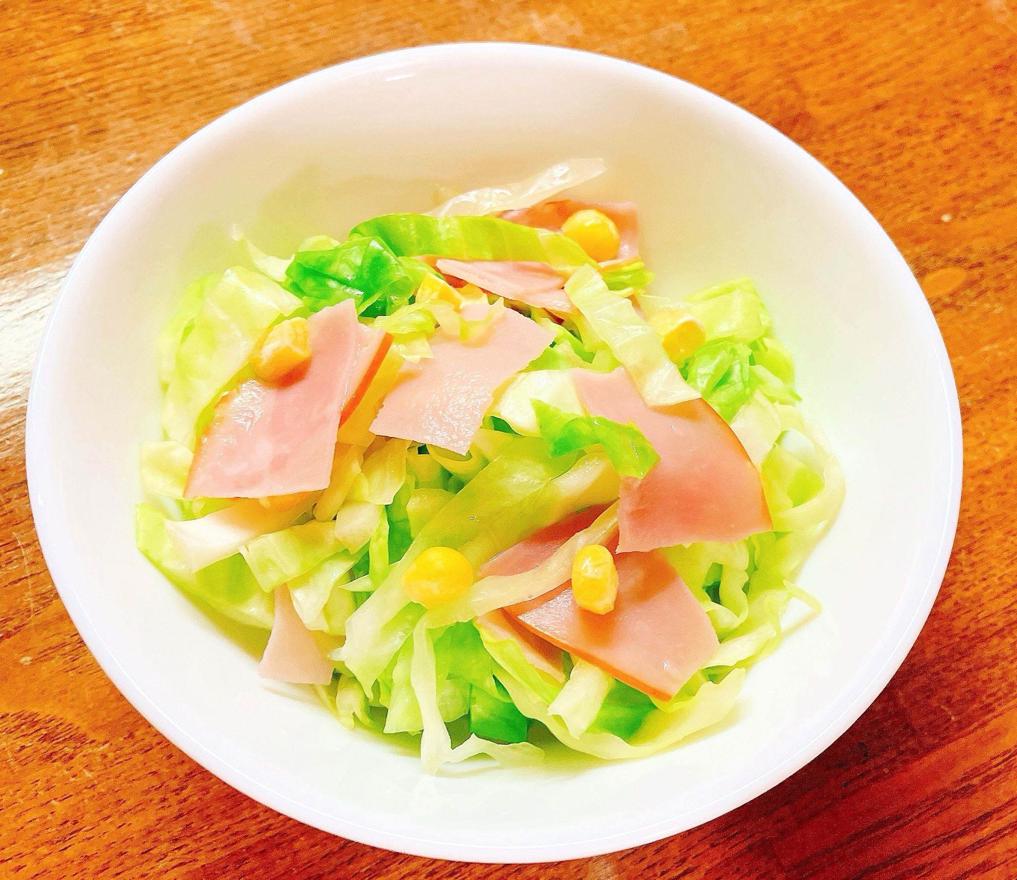 キャベツとハムとコーンのレンチンサラダ
