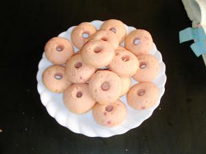 角切りいちごのミニ焼きドーナツ