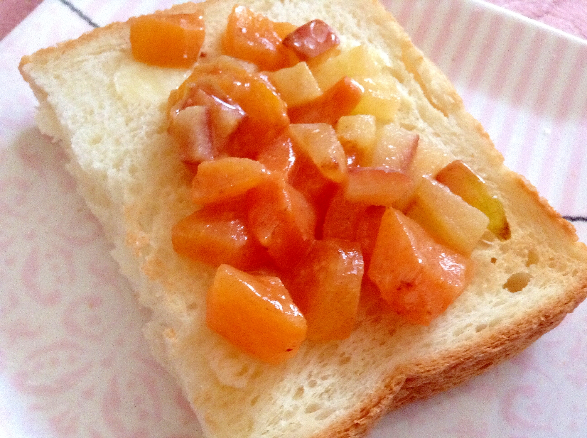 柿とりんごの“マヨシナモン"トースト