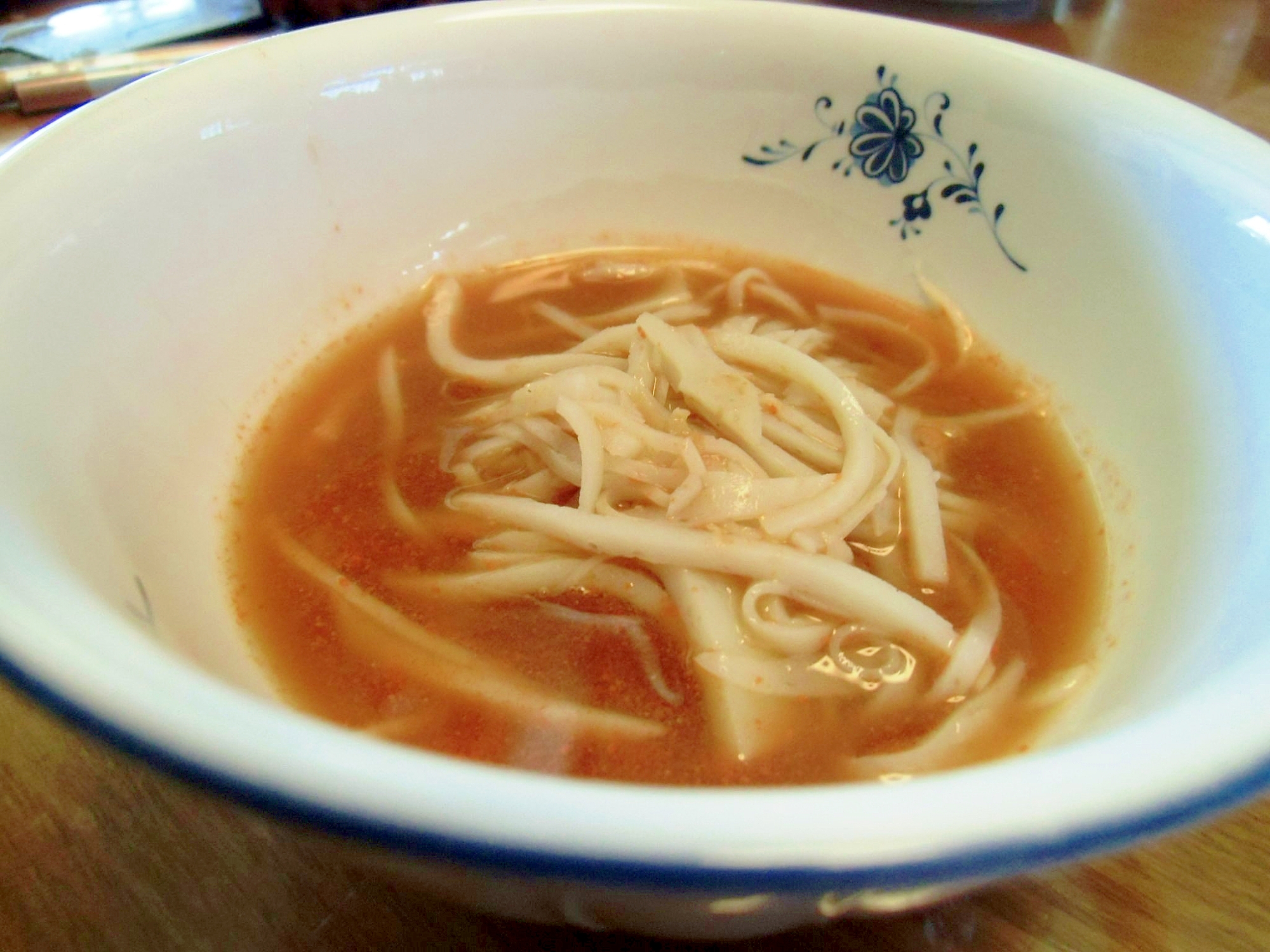 蒲鉾の海老風味スープ