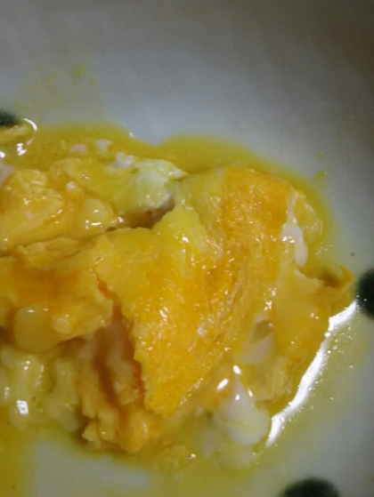 チーズとろーり、卵は半熟…バターの香りで美味しくいただきます