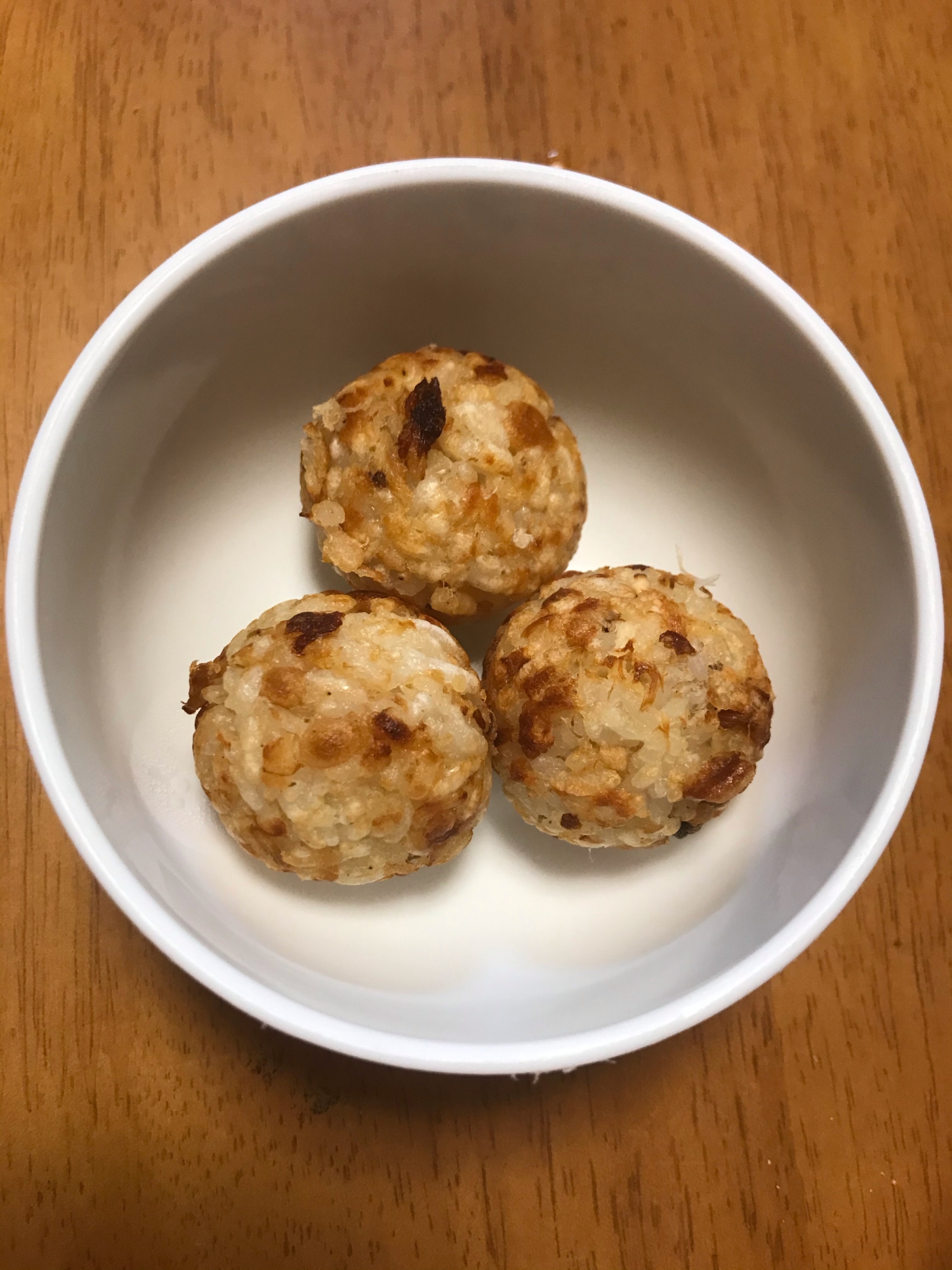 鯛の塩焼きをリメイク☆コロコロ焼きおにぎり