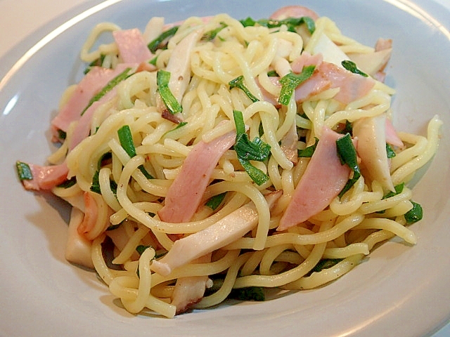 うま塩で　ハムとエリンギと韮の焼きちゃんぽん