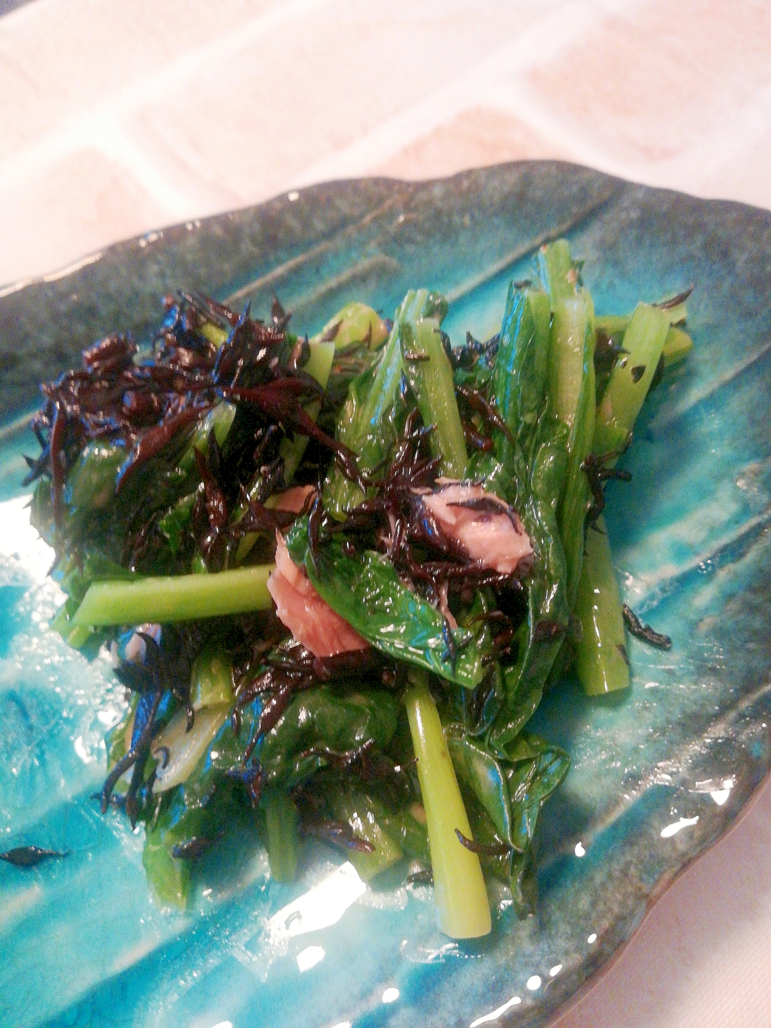 ひじきとベーコンと青梗菜の和え物