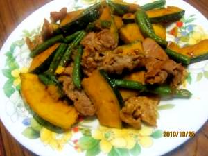かぼちゃ・豚肉・いんげんの中華炒め (我が家の味)