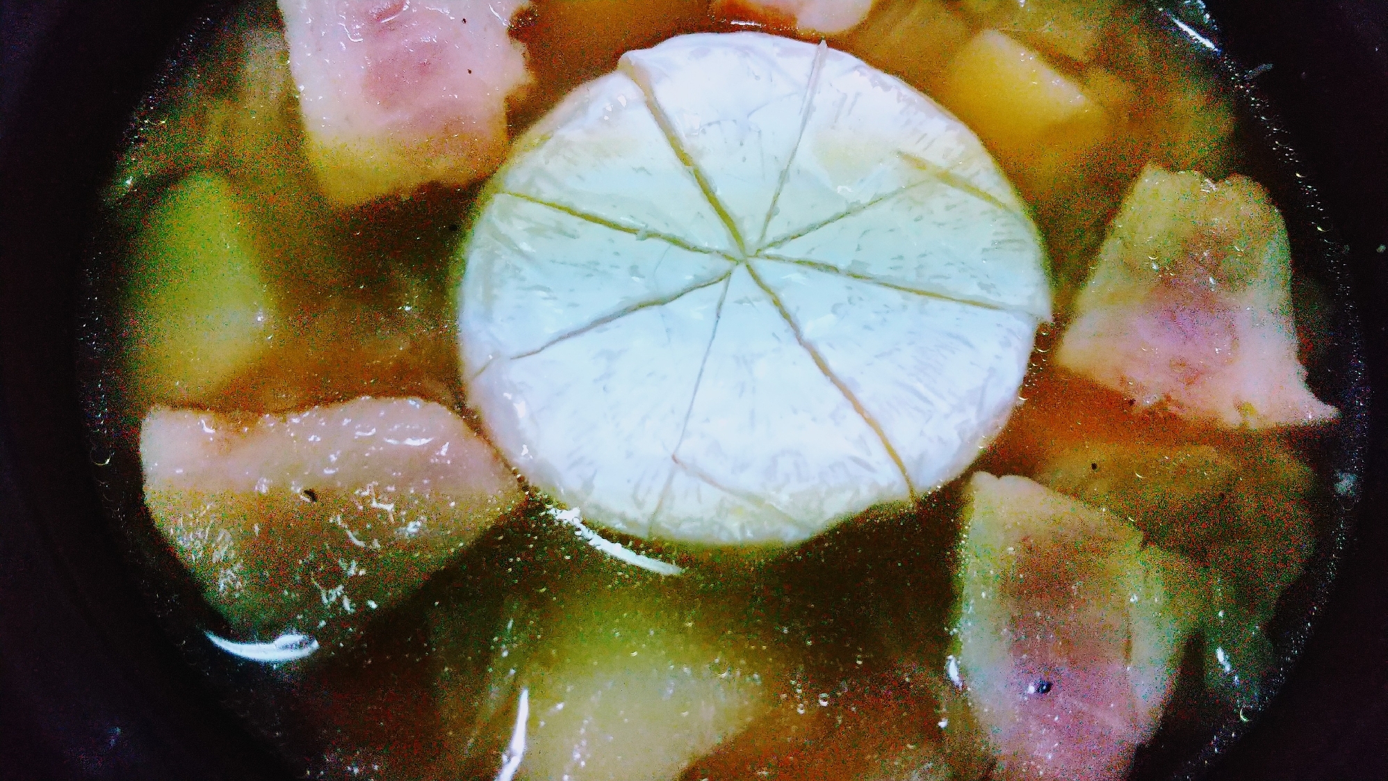 洋風コンソメ味のカマンベールチーズ鍋