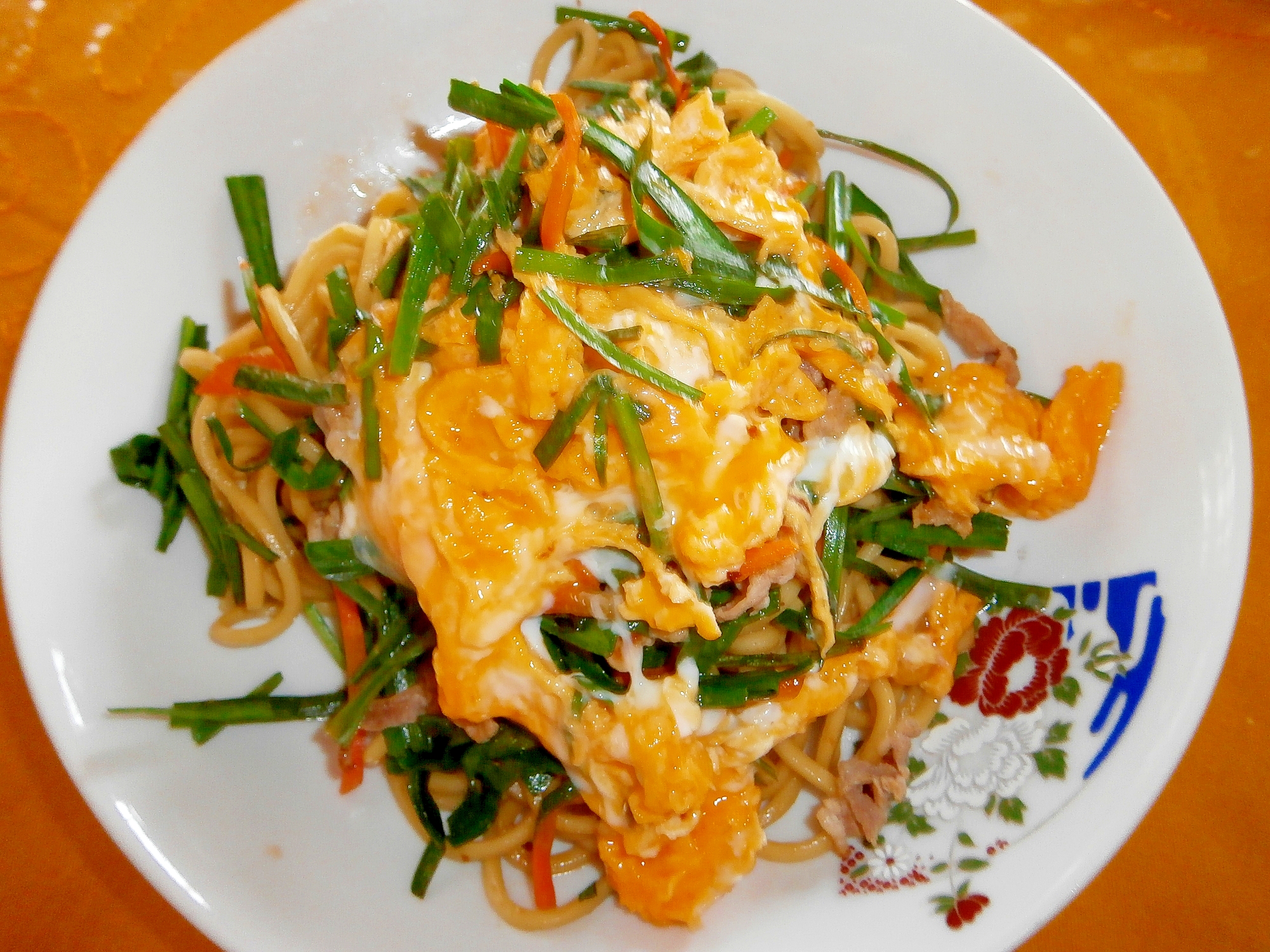 半熟卵の ニラ玉焼きそば レシピ 作り方 By なな1151 楽天レシピ