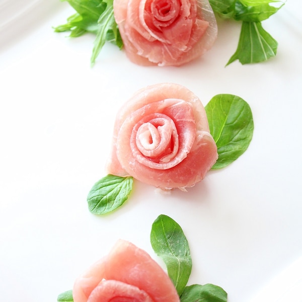 生ハムの薔薇の花の飾り切り お祝いおもてなしに レシピ 作り方 By ラムちゃん1224 楽天レシピ 生ハムの薔薇の花の飾り切り お祝いおもてなしに レシピ 作り方 By ラムちゃん1224 楽天レシピ
