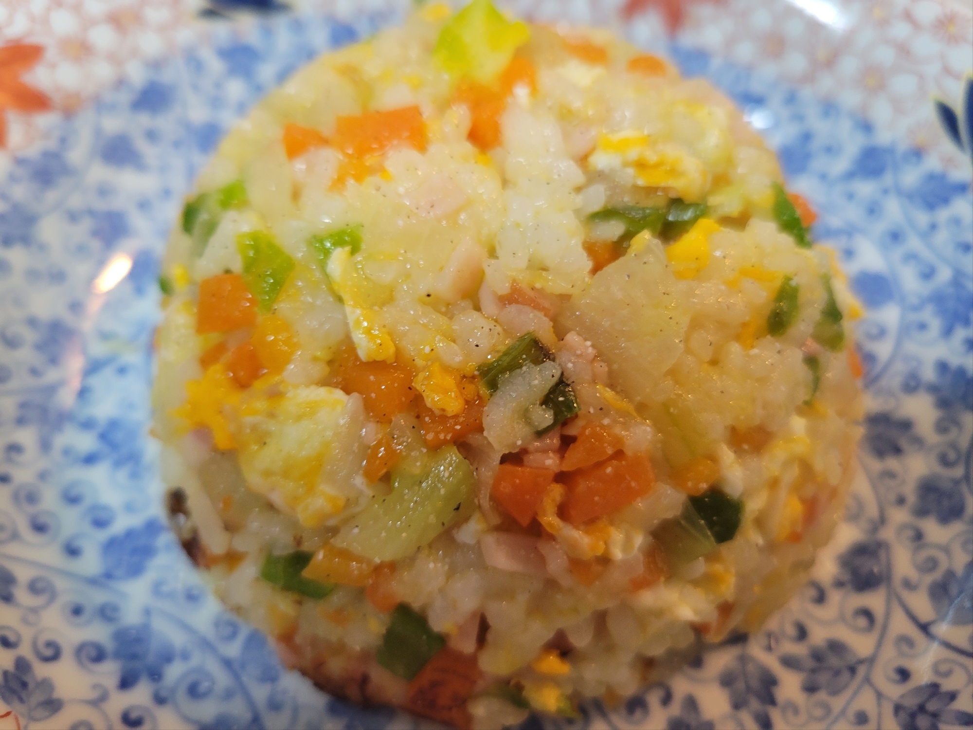 節約！健康！残りご飯と残り野菜でコンソメ炒飯♪