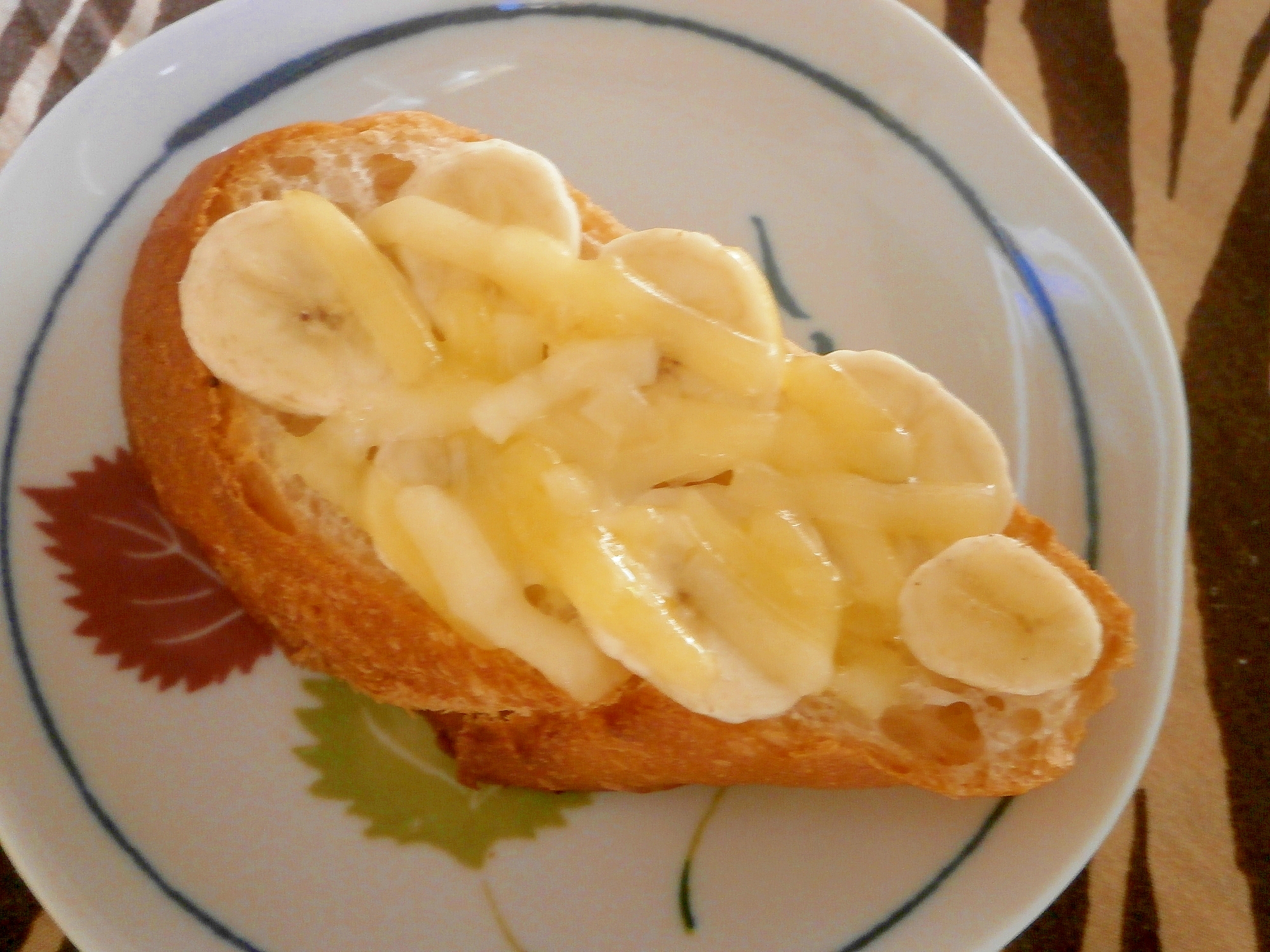 チーズとバナナのハニートースト