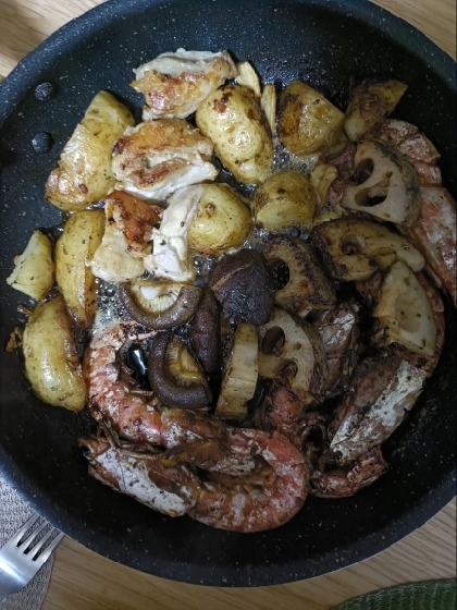 鶏肉とマッシュルームのアヒージョ
