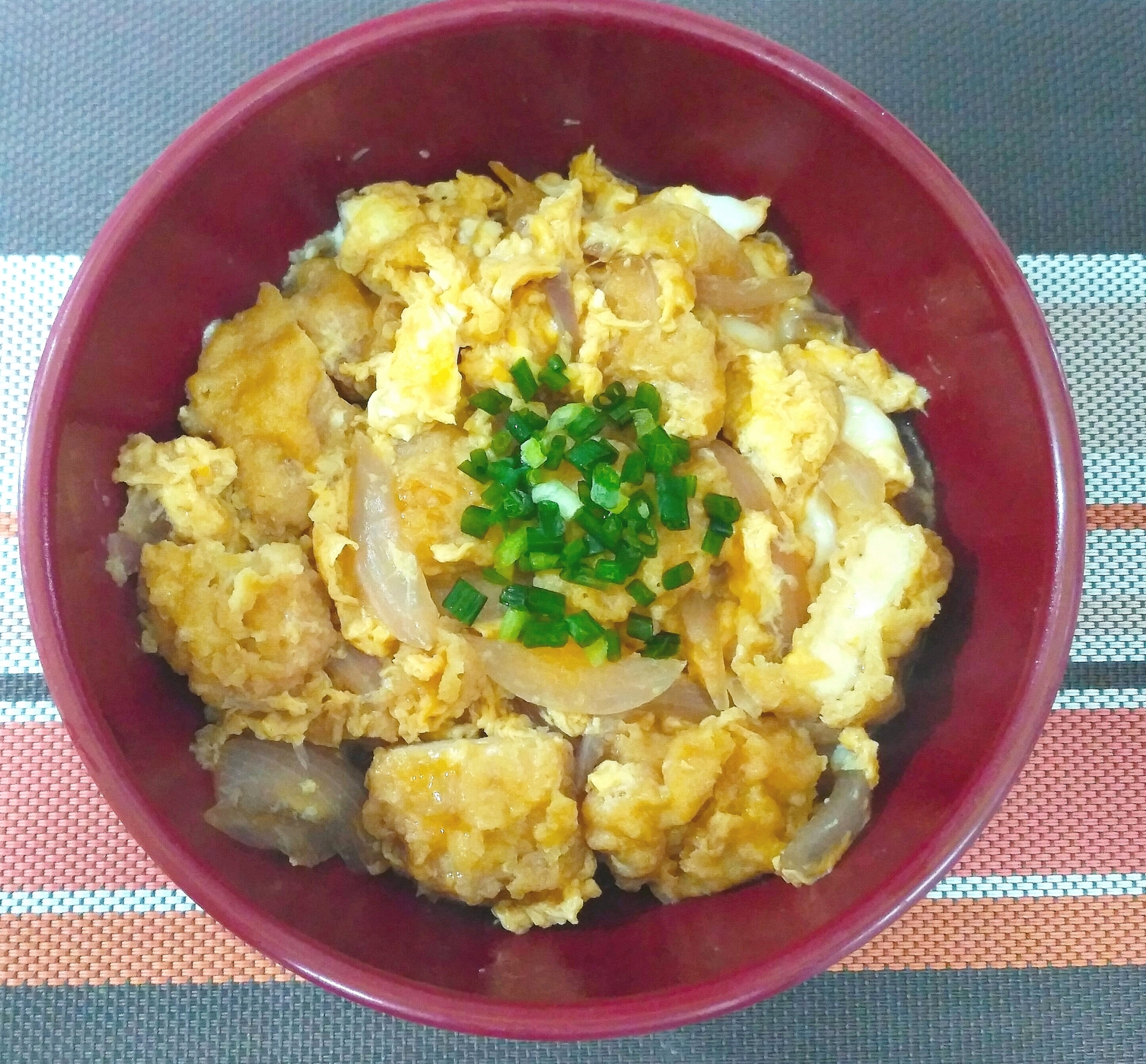 時短でパパッとチキンナゲットたまご丼