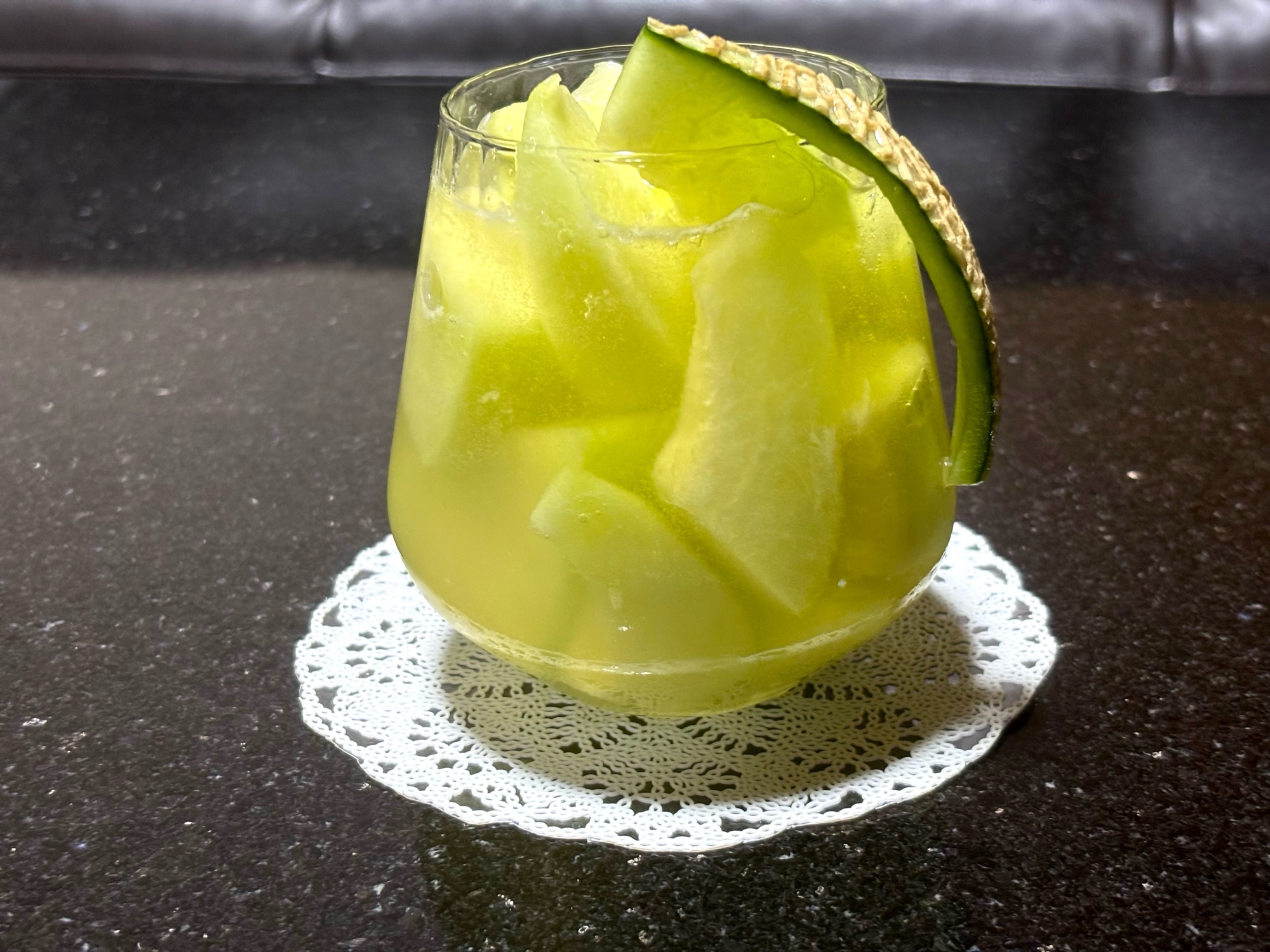 至福のおやつ、メロン半玉ゼリー♡