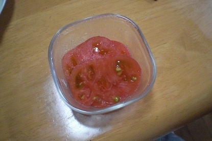 こんばんは・・・・・
トマトの美味しい季節になりましたね。
よく頂くので時々作りたいと思いま～す。
(*^_^*)