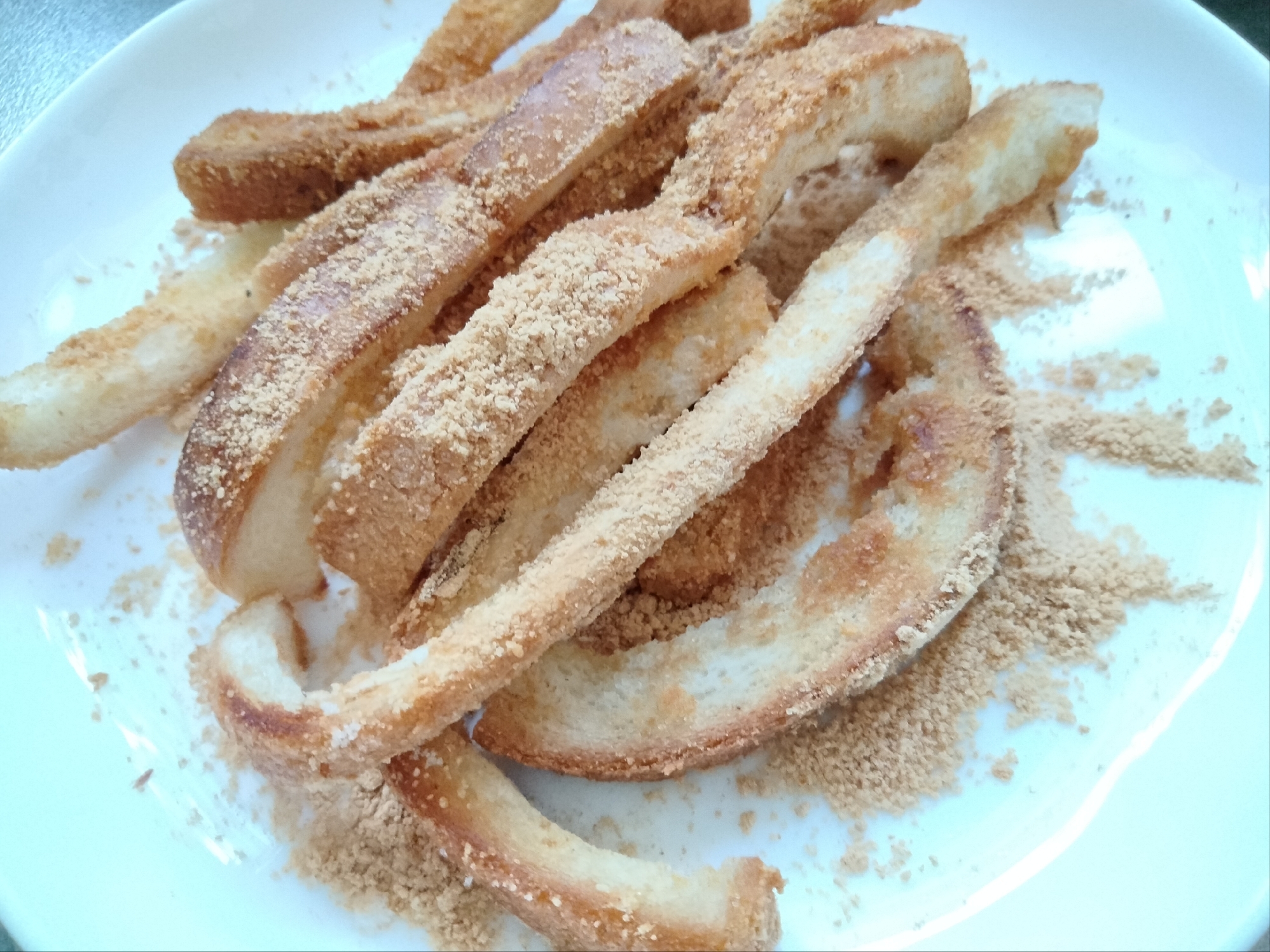 焼きパンのきな粉風味〜食パンのみみを使って〜