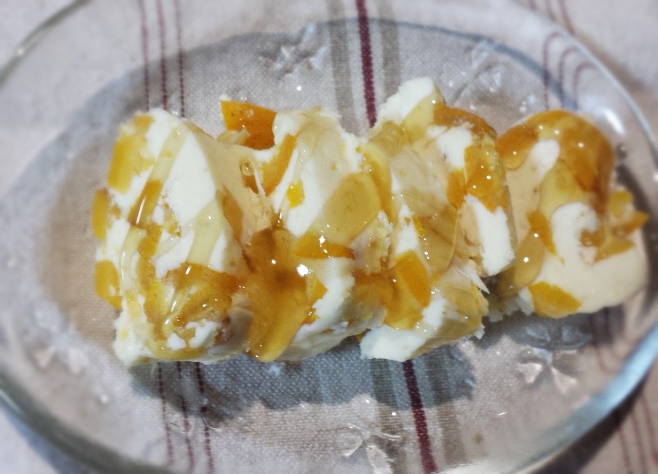 完熟金柑たまたまバターの蜂蜜がけ